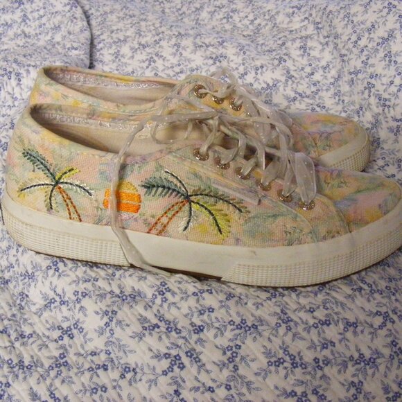 Ladies Size 8.5 Sunset Tropical Shoes Sneakers by Superga - Picture 3 of 8